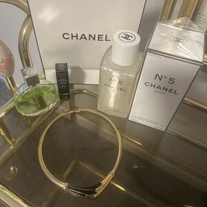 Vintage gold tone necklace